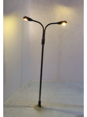 T105 dubbele straatlantaarn 8cm